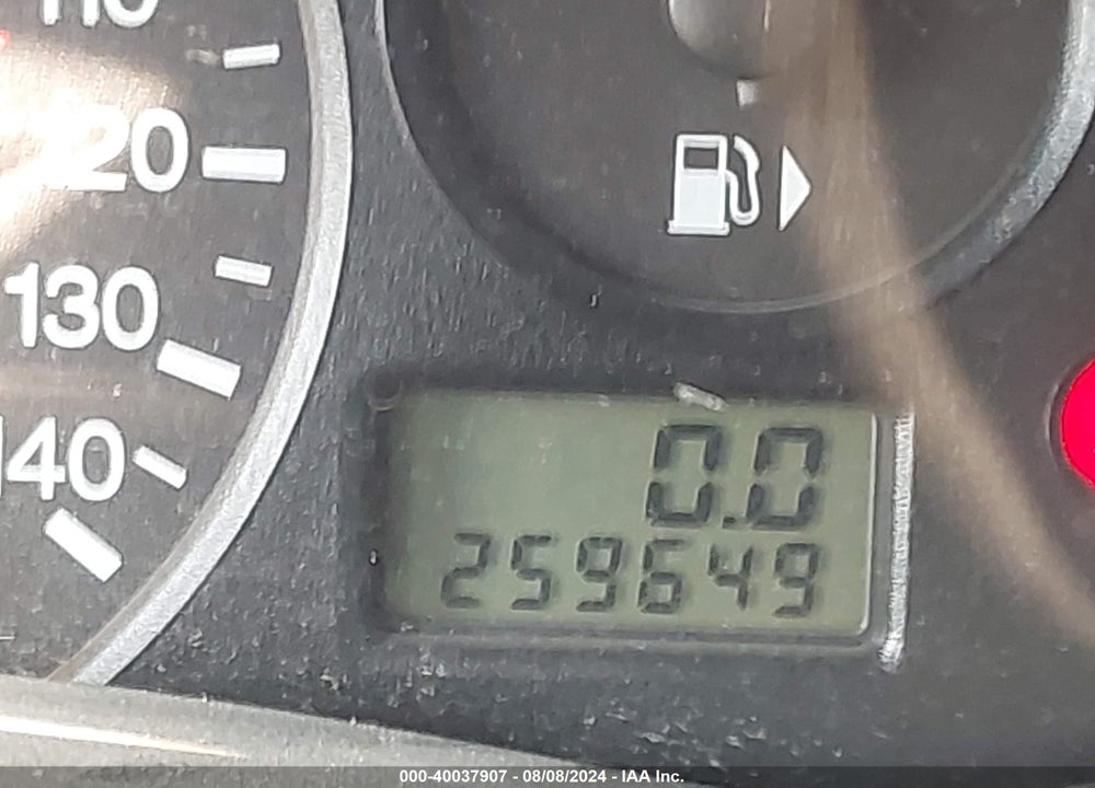 2002 FORD FOCUS LX VIN: 1FAFP33P92W318172