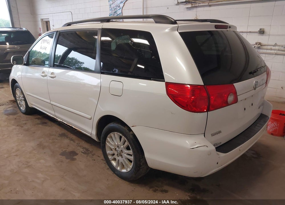 2008 TOYOTA SIENNA XLE VIN: 5TDBK22C18S017467