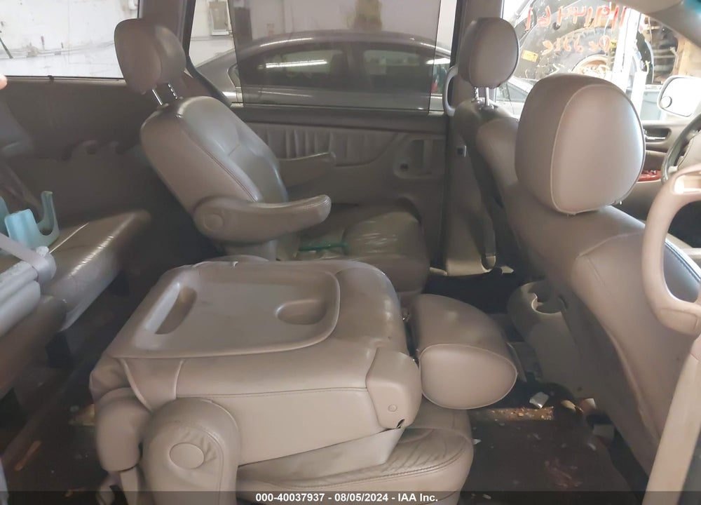 2008 TOYOTA SIENNA XLE VIN: 5TDBK22C18S017467