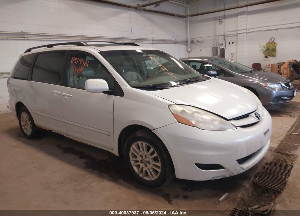 2008 TOYOTA SIENNA XLE VIN: 5TDBK22C18S017467