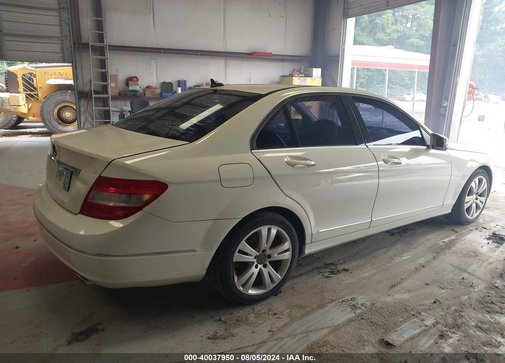 2011 MERCEDES-BENZ C 300 LUXURY/SPORT VIN: WDDGF5EB9BA509530