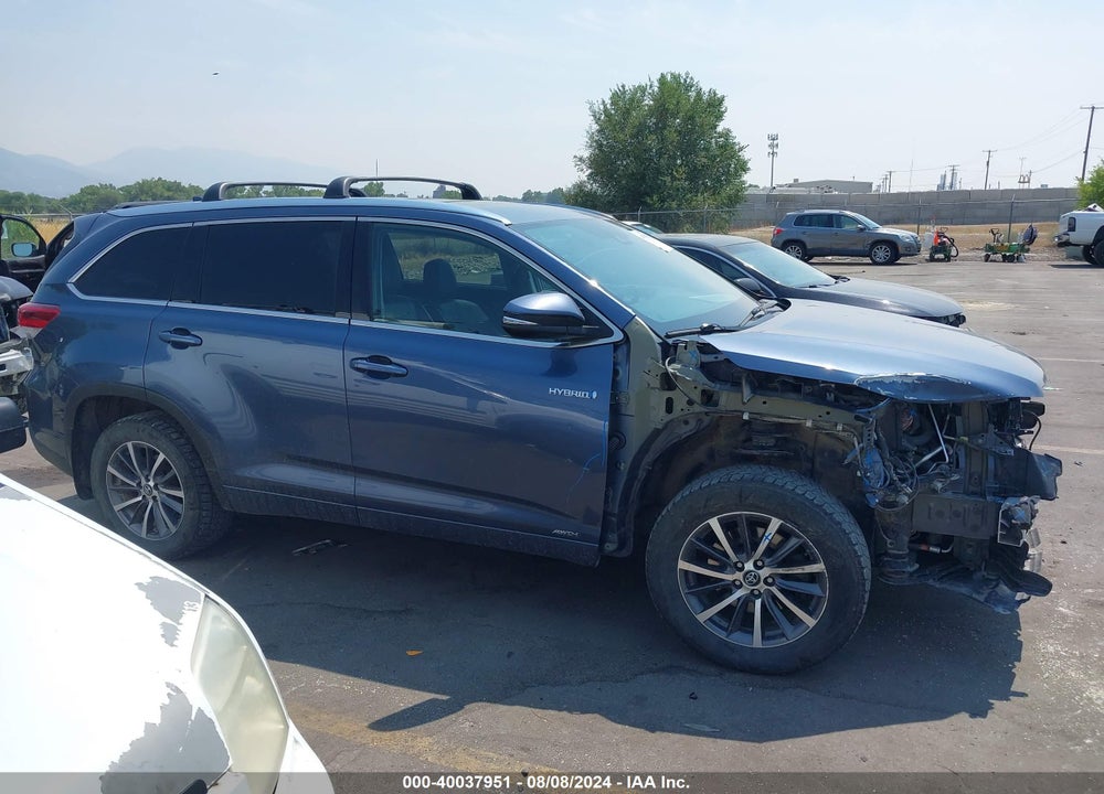 2017 TOYOTA HIGHLANDER HYBRID XLE VIN: 5TDJGRFH2HS022558