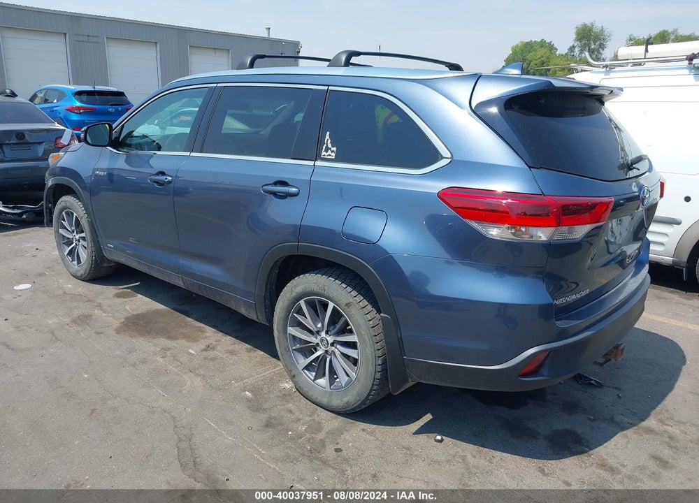 2017 TOYOTA HIGHLANDER HYBRID XLE VIN: 5TDJGRFH2HS022558