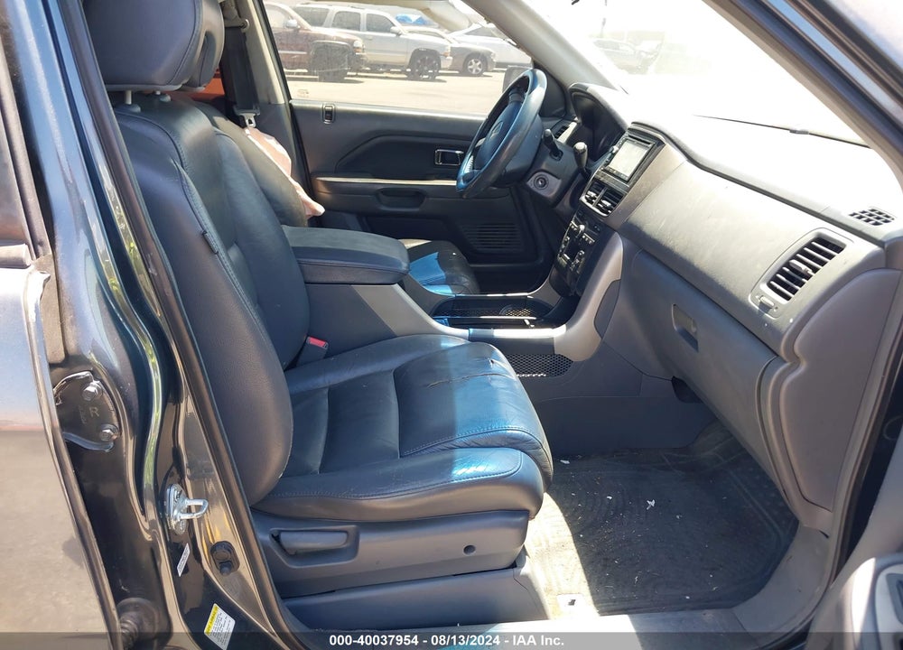 2006 HONDA PILOT EX-L VIN: 5FNYF28556B042381