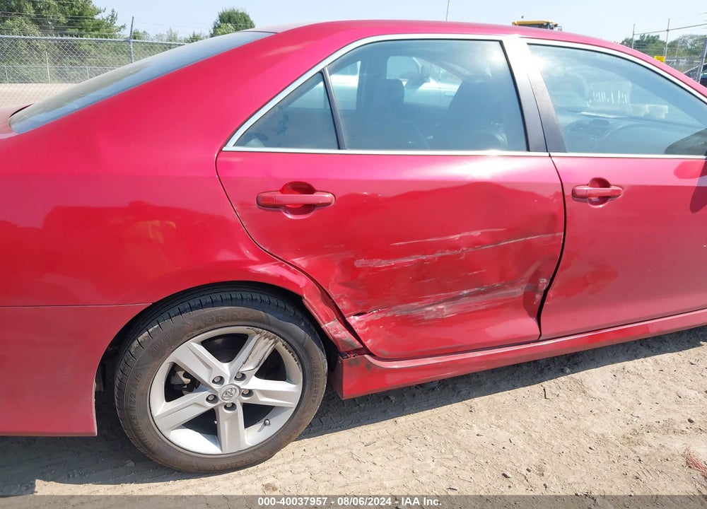 2014 TOYOTA CAMRY SE VIN: 4T1BF1FK9EU817386