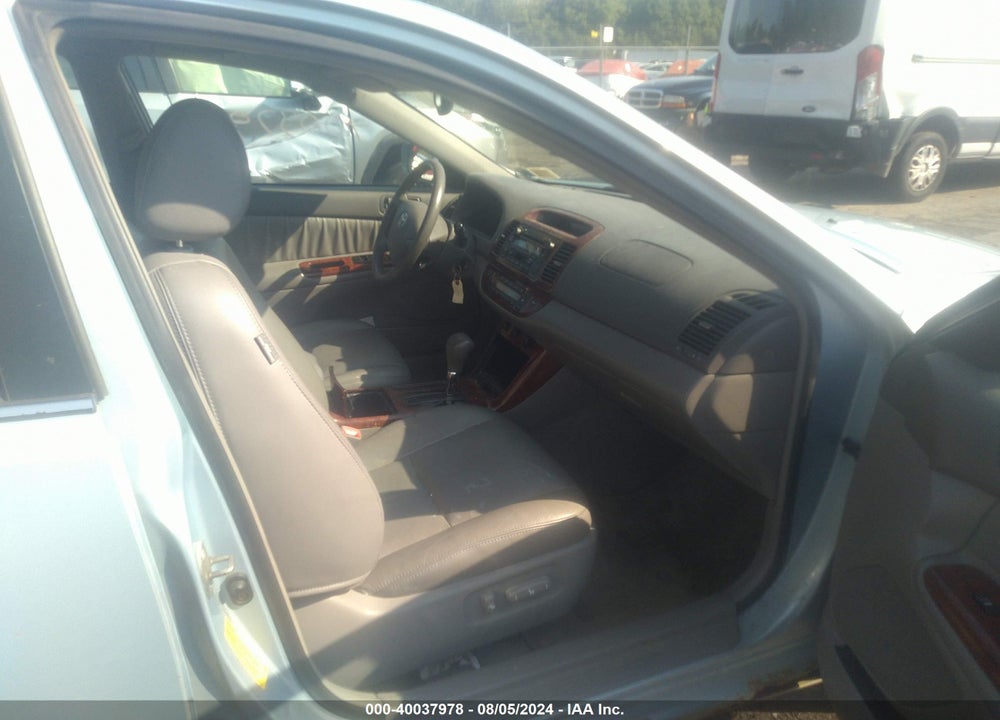 2005 TOYOTA CAMRY XLE VIN: 4T1BE30K35U507032