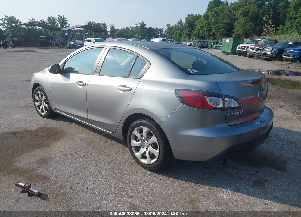 2010 MAZDA 3 I SPORT VIN: JM1BL1SF7A1307068