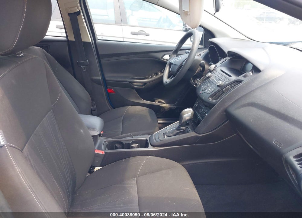 2015 FORD FOCUS SE VIN: 1FADP3F25FL274931