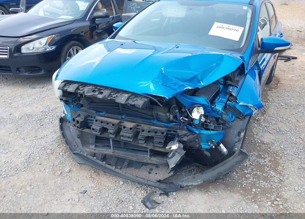 2015 FORD FOCUS SE VIN: 1FADP3F25FL274931