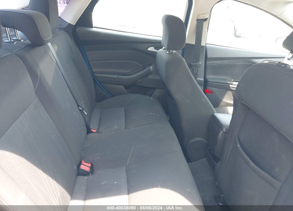 2015 FORD FOCUS SE VIN: 1FADP3F25FL274931