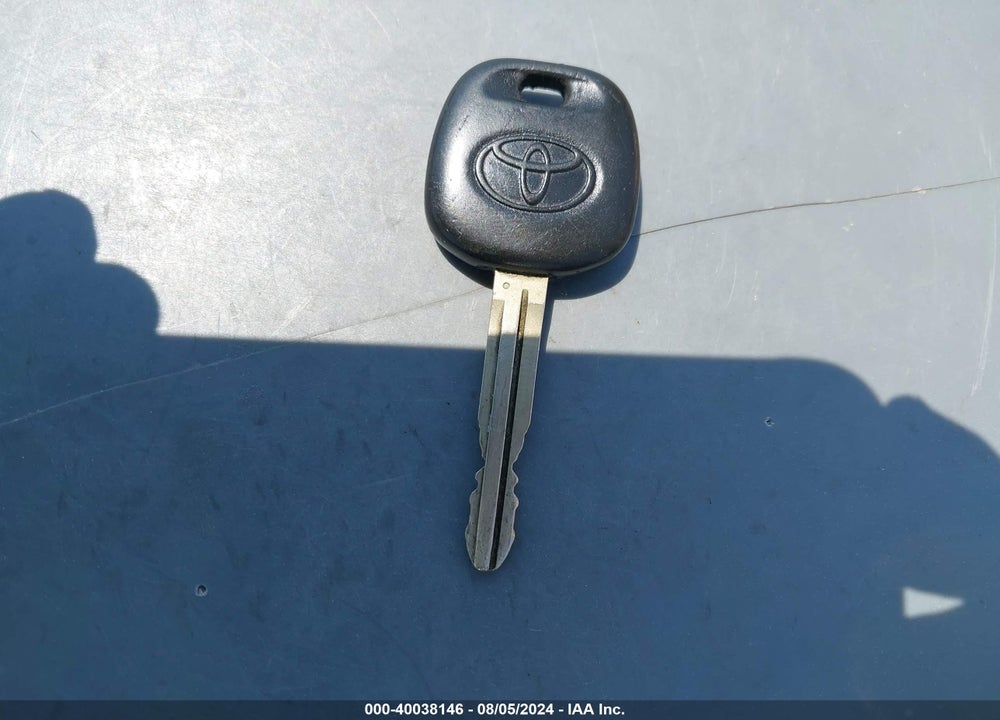 2004 TOYOTA CAMRY XLE VIN: 4T1BE32K04U276540