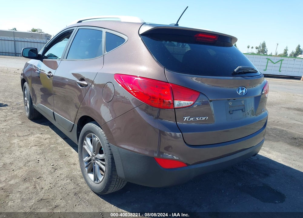 2015 HYUNDAI TUCSON SE VIN: KM8JUCAG2FU970970