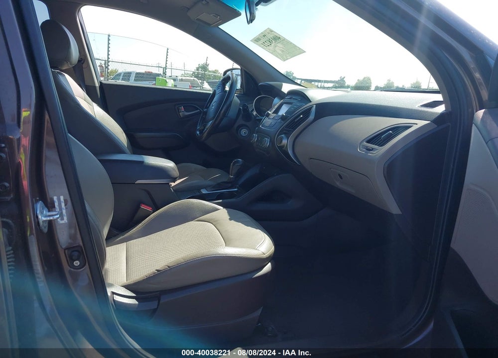2015 HYUNDAI TUCSON SE VIN: KM8JUCAG2FU970970
