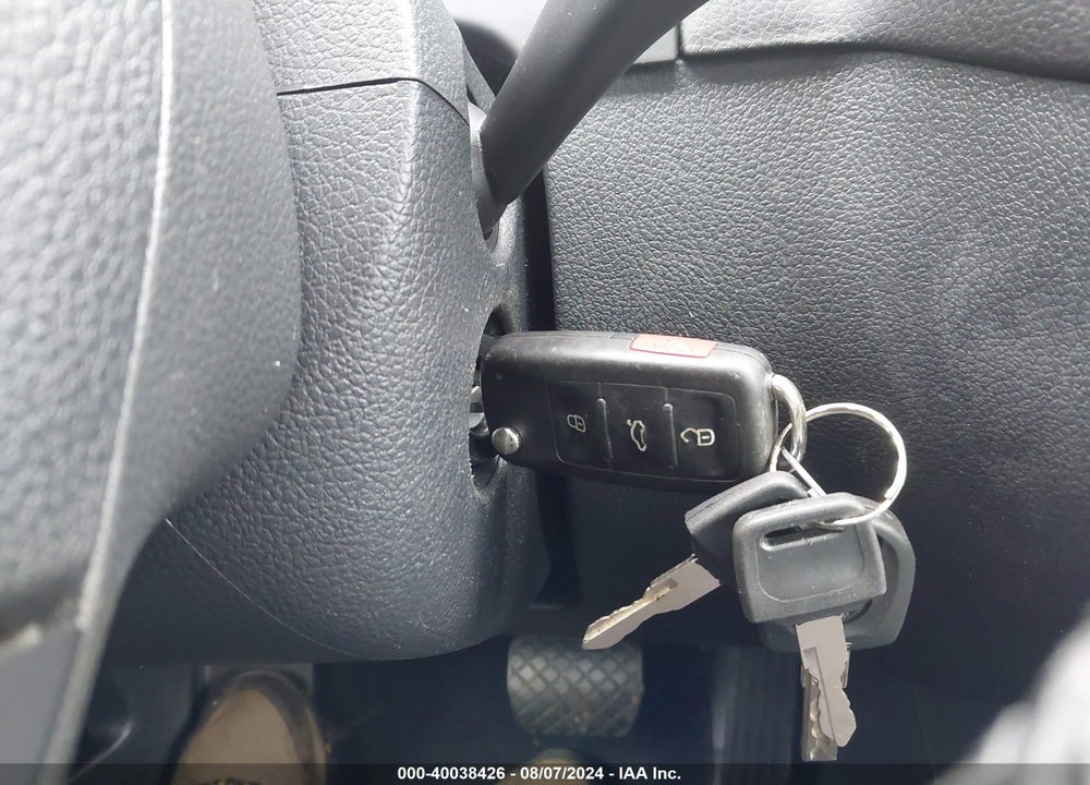 2013 VOLKSWAGEN TIGUAN SE VIN: WVGBV3AX0DW564527