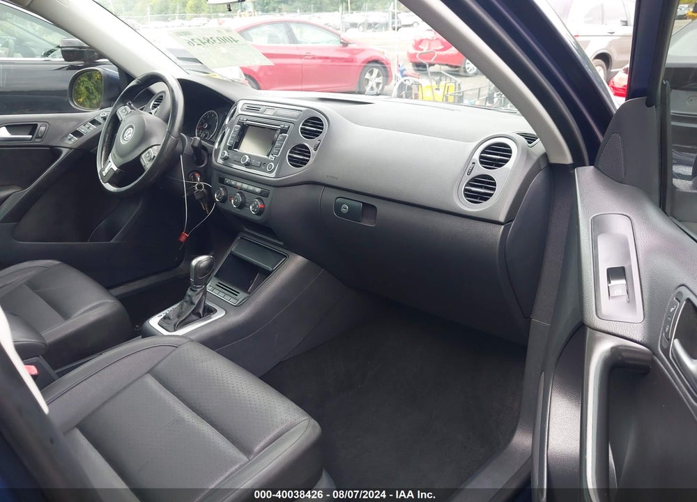 2013 VOLKSWAGEN TIGUAN SE VIN: WVGBV3AX0DW564527