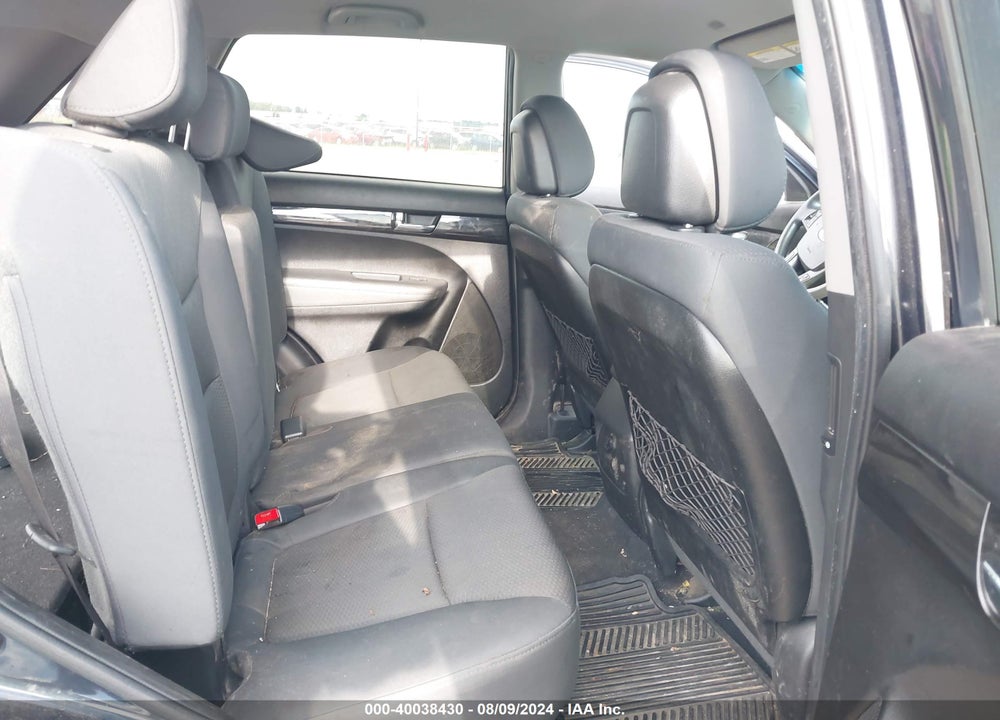2013 KIA SORENTO LX VIN: 5XYKTCA63DG352171
