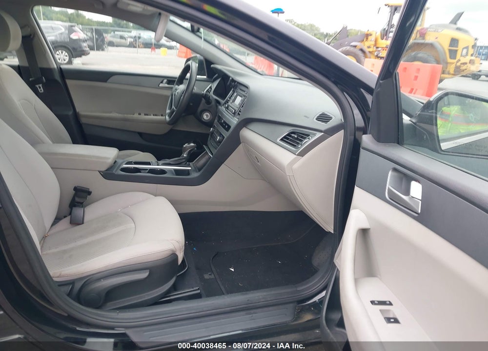 2017 HYUNDAI SONATA VIN: 5NPE24AF8HH531780