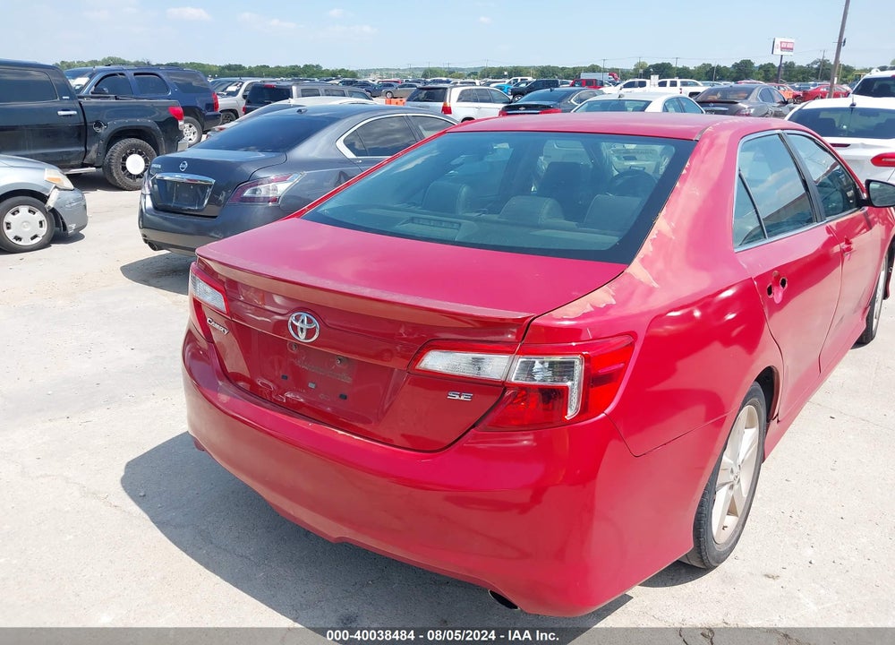 2014 TOYOTA CAMRY SE VIN: 4T1BF1FK5EU811620