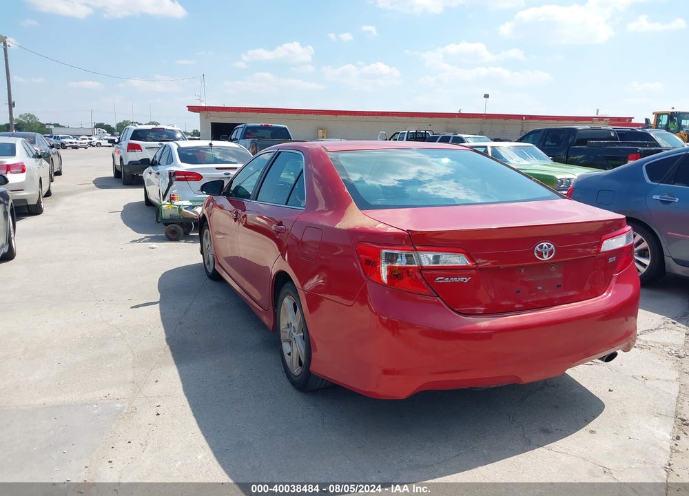 2014 TOYOTA CAMRY SE VIN: 4T1BF1FK5EU811620