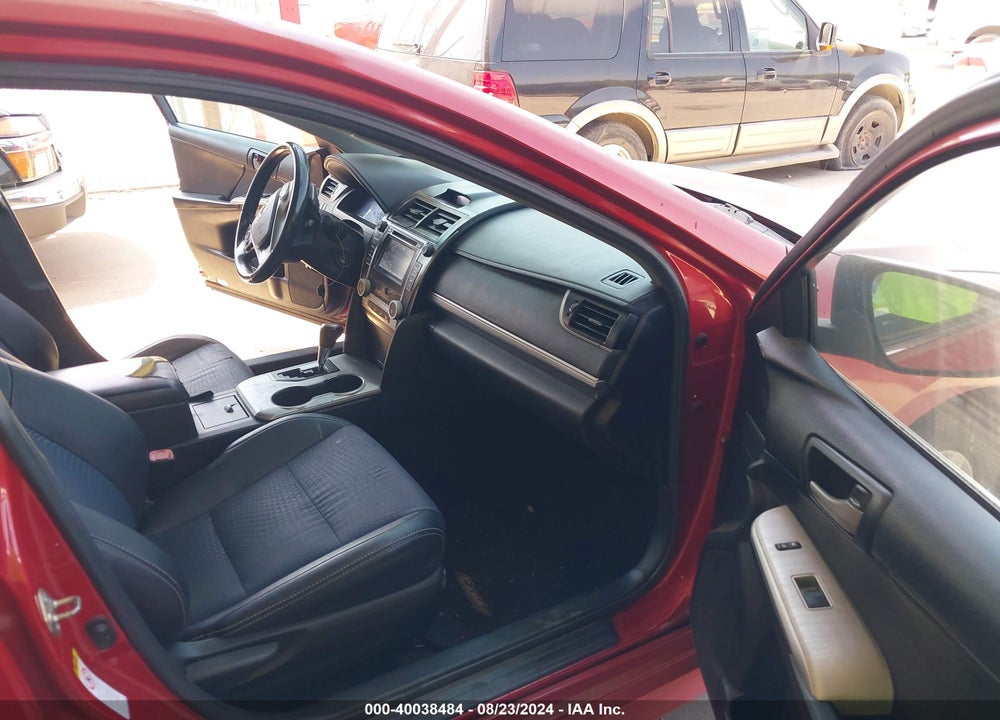 2014 TOYOTA CAMRY SE VIN: 4T1BF1FK5EU811620