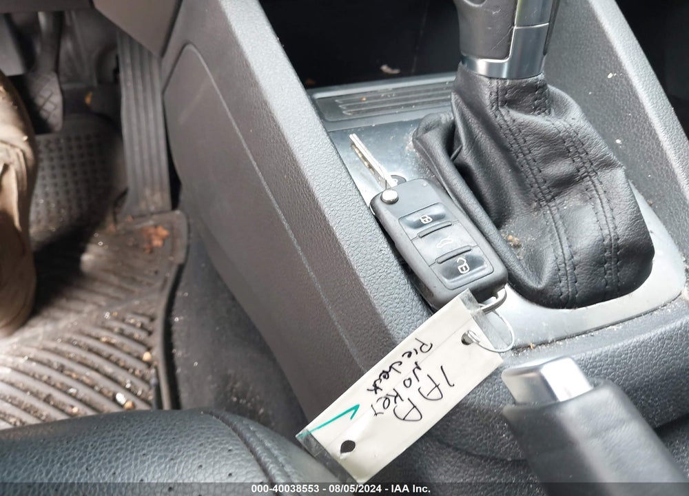 2014 VOLKSWAGEN JETTA 1.8T SE VIN: 3VWD17AJ4EM370285