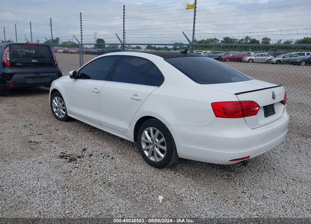 2014 VOLKSWAGEN JETTA 1.8T SE VIN: 3VWD17AJ4EM370285