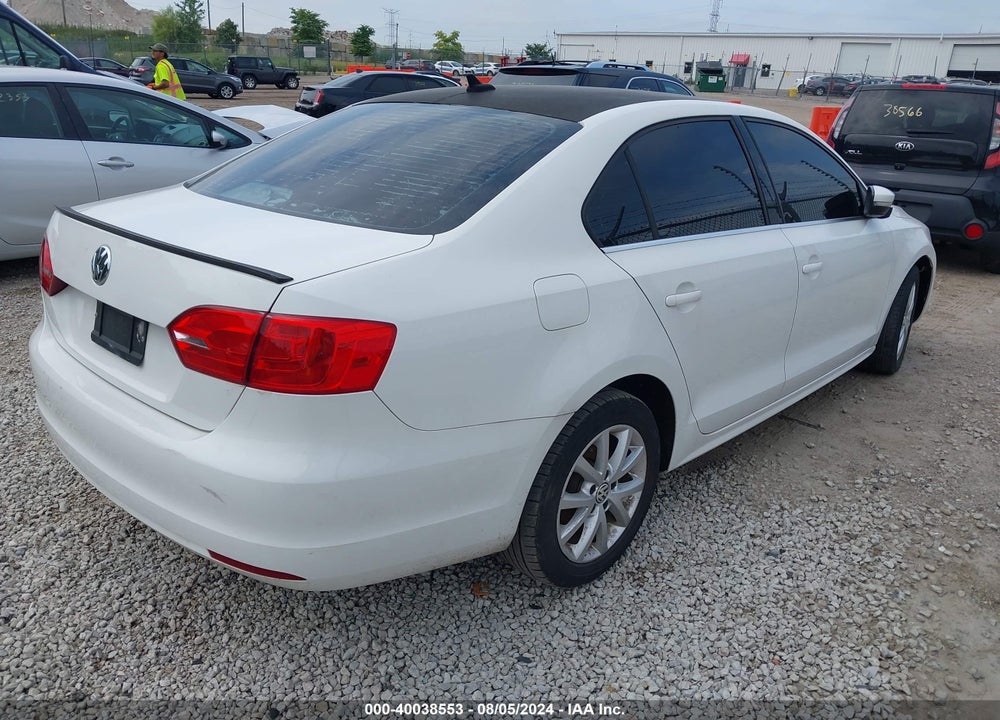 2014 VOLKSWAGEN JETTA 1.8T SE VIN: 3VWD17AJ4EM370285
