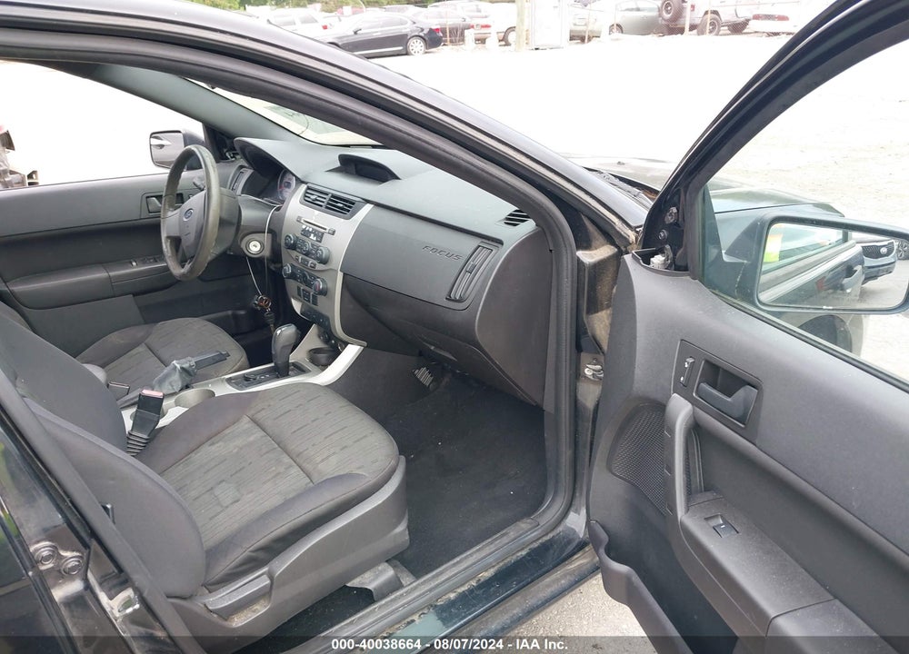 2010 FORD FOCUS SE VIN: 1FAHP3FN1AW284813