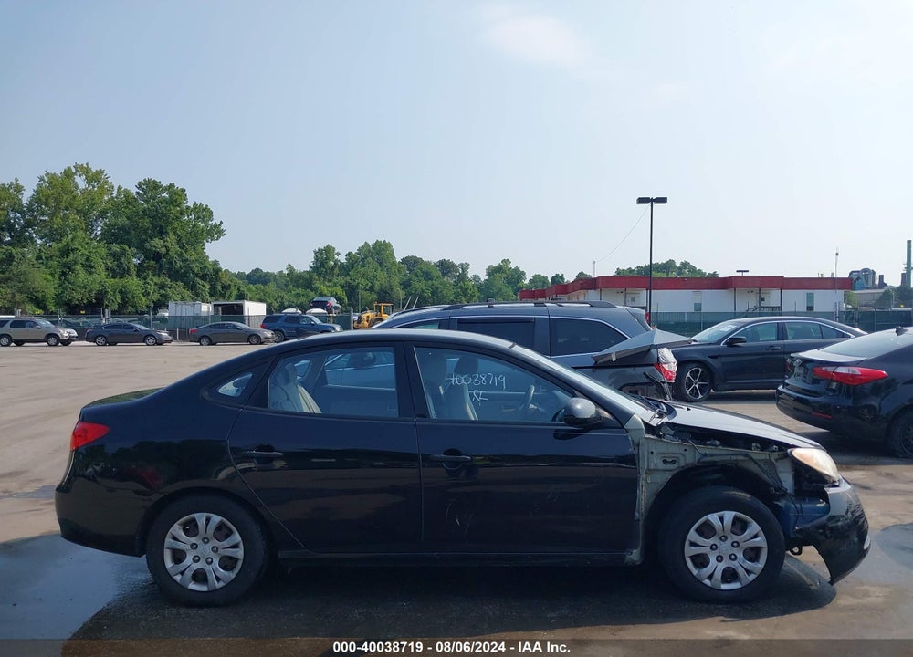 2010 HYUNDAI ELANTRA VIN: KMHDU4AD1AU940957