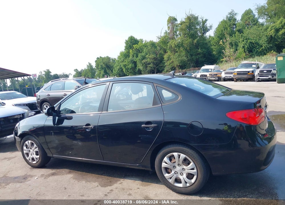 2010 HYUNDAI ELANTRA VIN: KMHDU4AD1AU940957