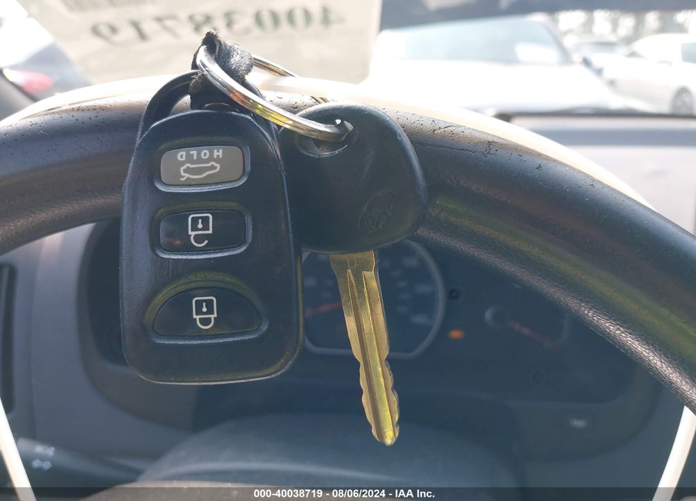 2010 HYUNDAI ELANTRA VIN: KMHDU4AD1AU940957