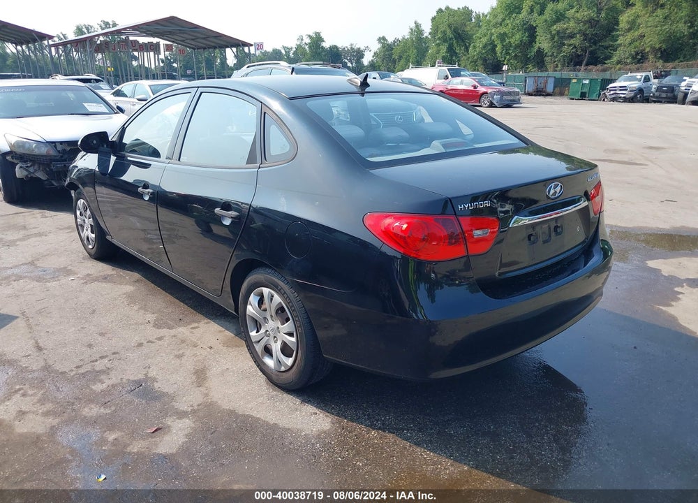 2010 HYUNDAI ELANTRA VIN: KMHDU4AD1AU940957