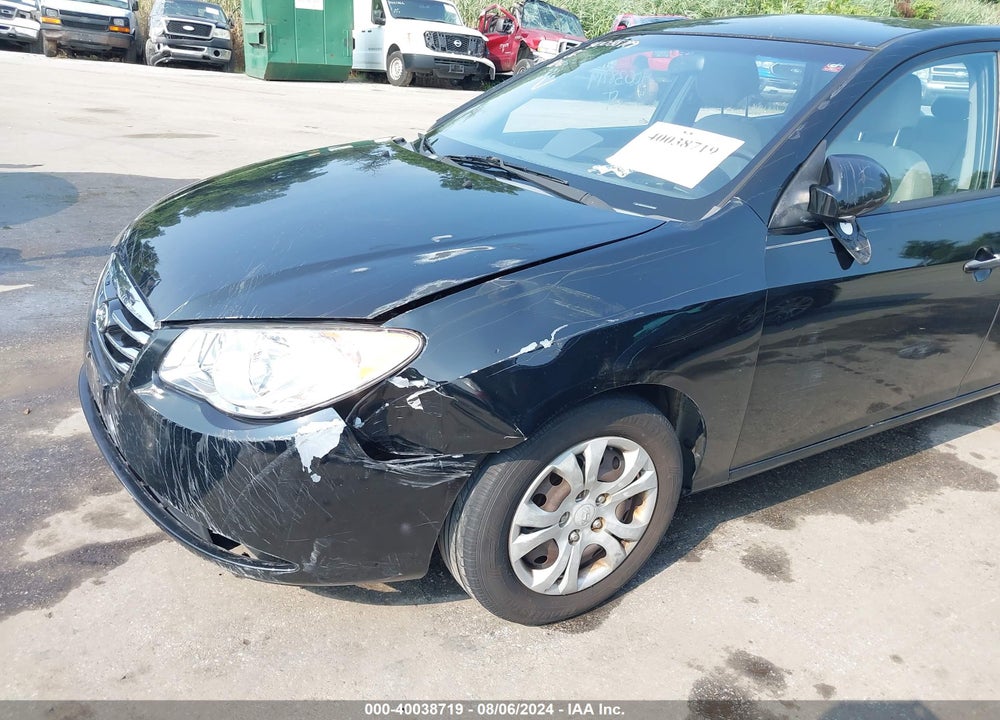 2010 HYUNDAI ELANTRA VIN: KMHDU4AD1AU940957