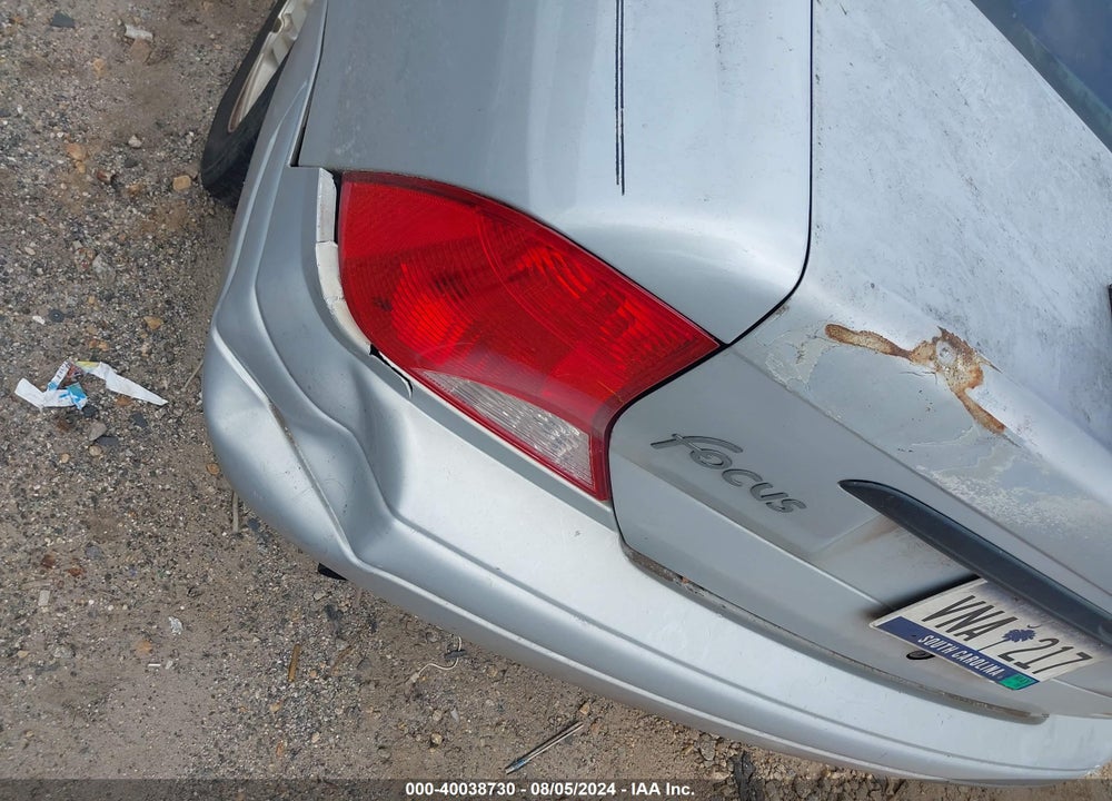 2000 FORD FOCUS SE VIN: 1FAFP34P7YW105101