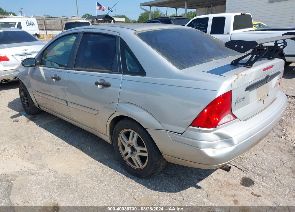 2000 FORD FOCUS SE VIN: 1FAFP34P7YW105101