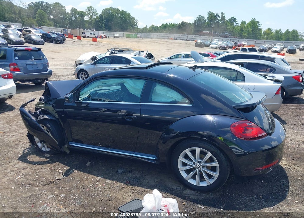2018 VOLKSWAGEN BEETLE 2.0T SE VIN: 3VWJD7AT3JM711388