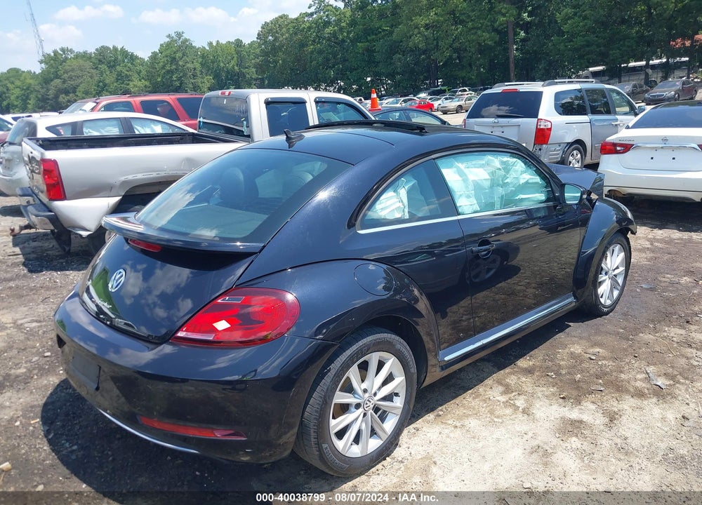 2018 VOLKSWAGEN BEETLE 2.0T SE VIN: 3VWJD7AT3JM711388