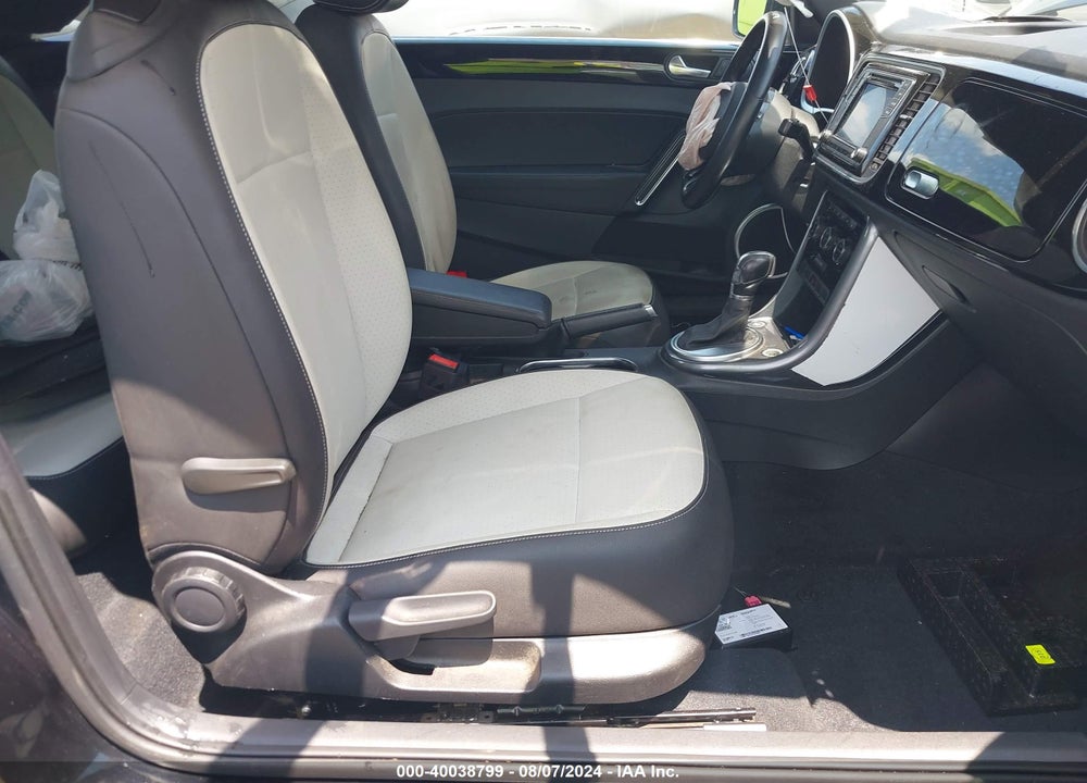 2018 VOLKSWAGEN BEETLE 2.0T SE VIN: 3VWJD7AT3JM711388