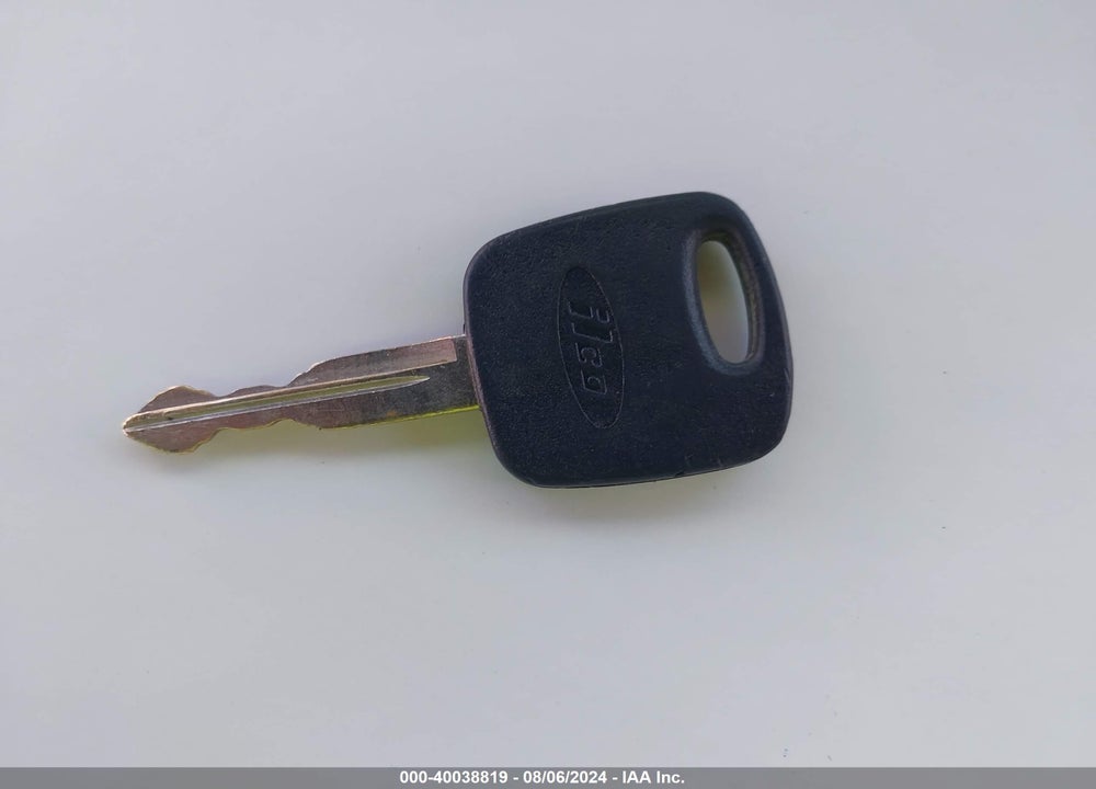 2003 FORD ESCAPE XLT VIN: 1FMCU93143KA92079