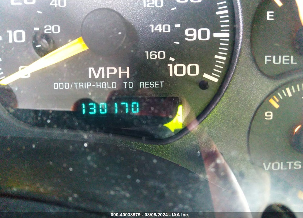 2001 CHEVROLET BLAZER LS VIN: 1GNCT18W11K122138