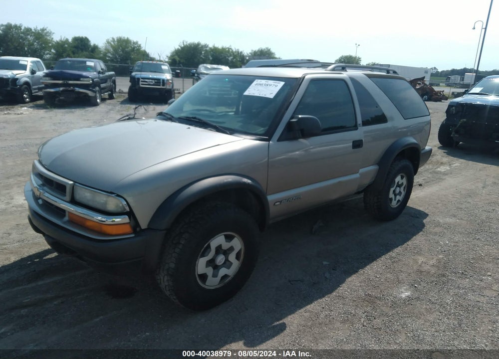 2001 CHEVROLET BLAZER LS VIN: 1GNCT18W11K122138