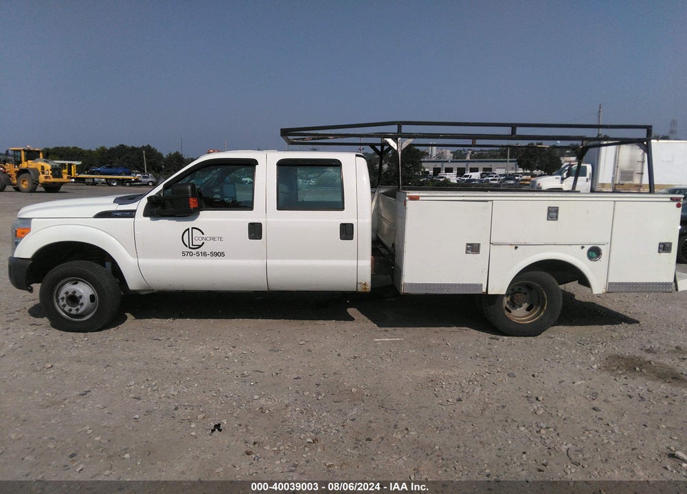 2011 FORD F-350 CHASSIS XL VIN: 1FD8W3G60BEC71171