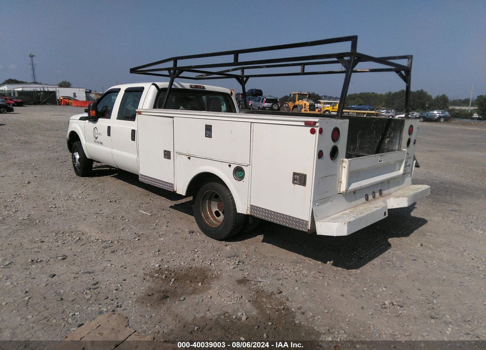 2011 FORD F-350 CHASSIS XL VIN: 1FD8W3G60BEC71171