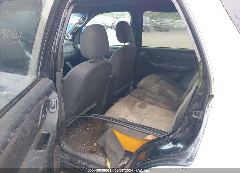 2005 FORD ESCAPE XLS VIN: 1FMYU02Z75DA03038