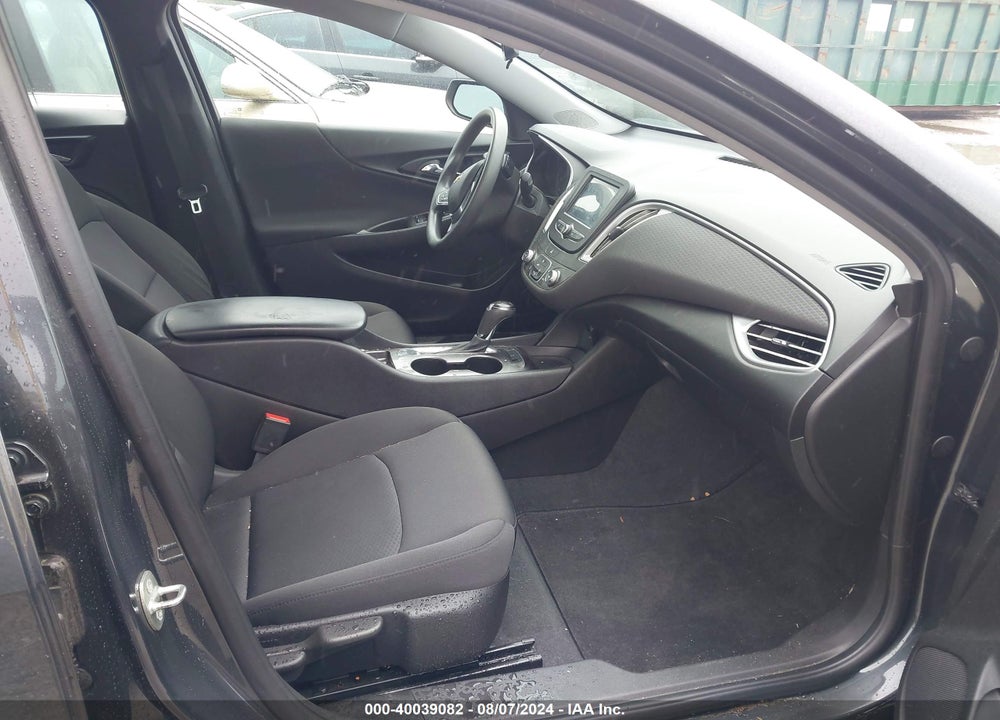 2018 CHEVROLET MALIBU 1FL VIN: 1G1ZC5ST2JF180575
