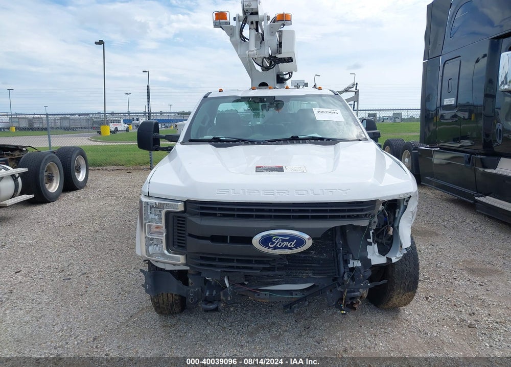 2019 FORD F-350 CHASSIS XL VIN: 1FDRF3G63KEC42140