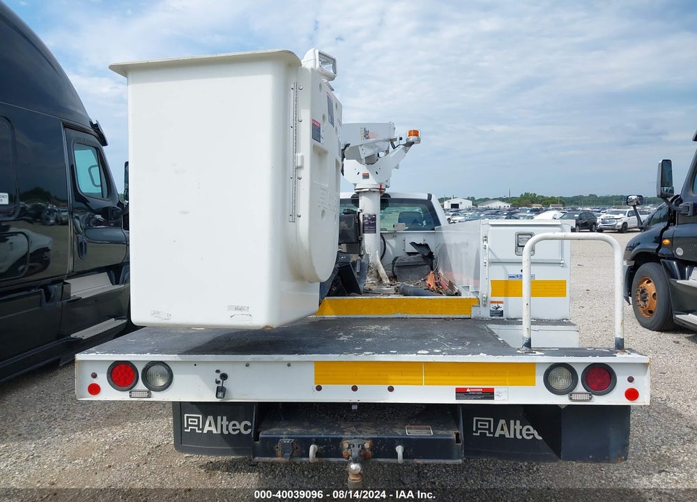 2019 FORD F-350 CHASSIS XL VIN: 1FDRF3G63KEC42140
