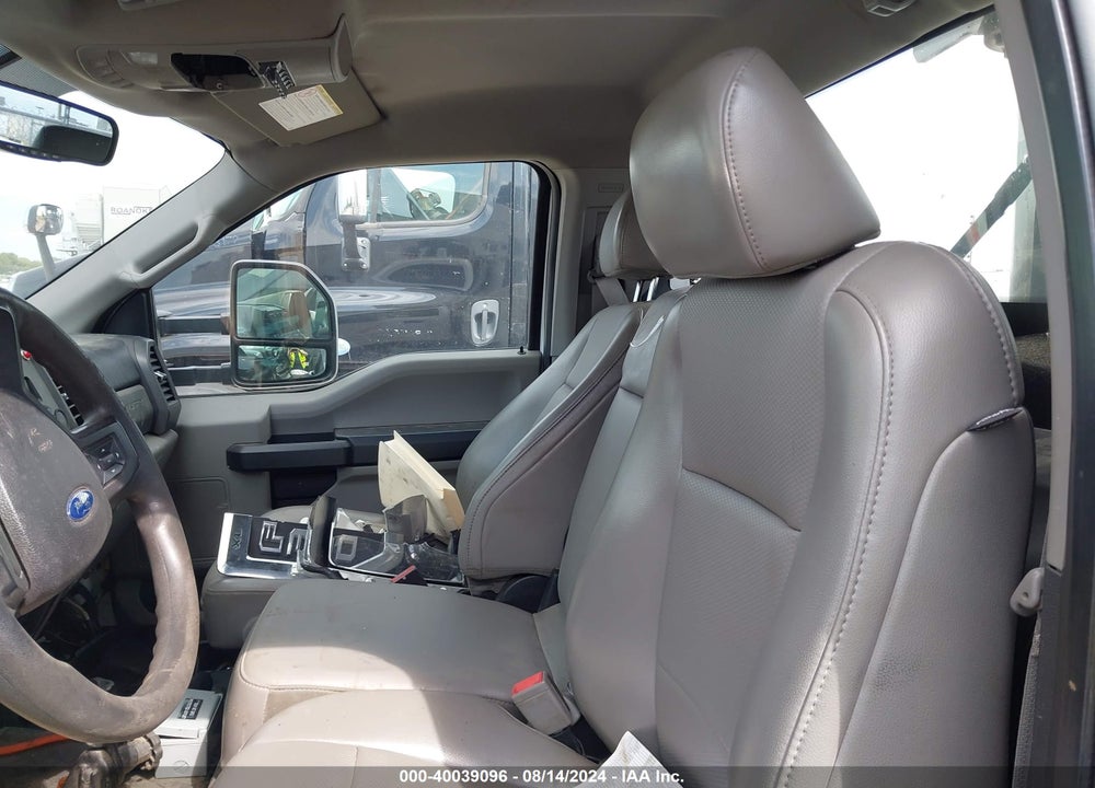 2019 FORD F-350 CHASSIS XL VIN: 1FDRF3G63KEC42140