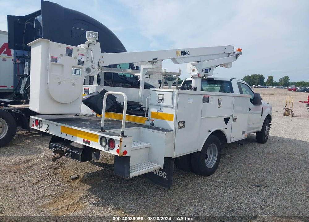 2019 FORD F-350 CHASSIS XL VIN: 1FDRF3G63KEC42140