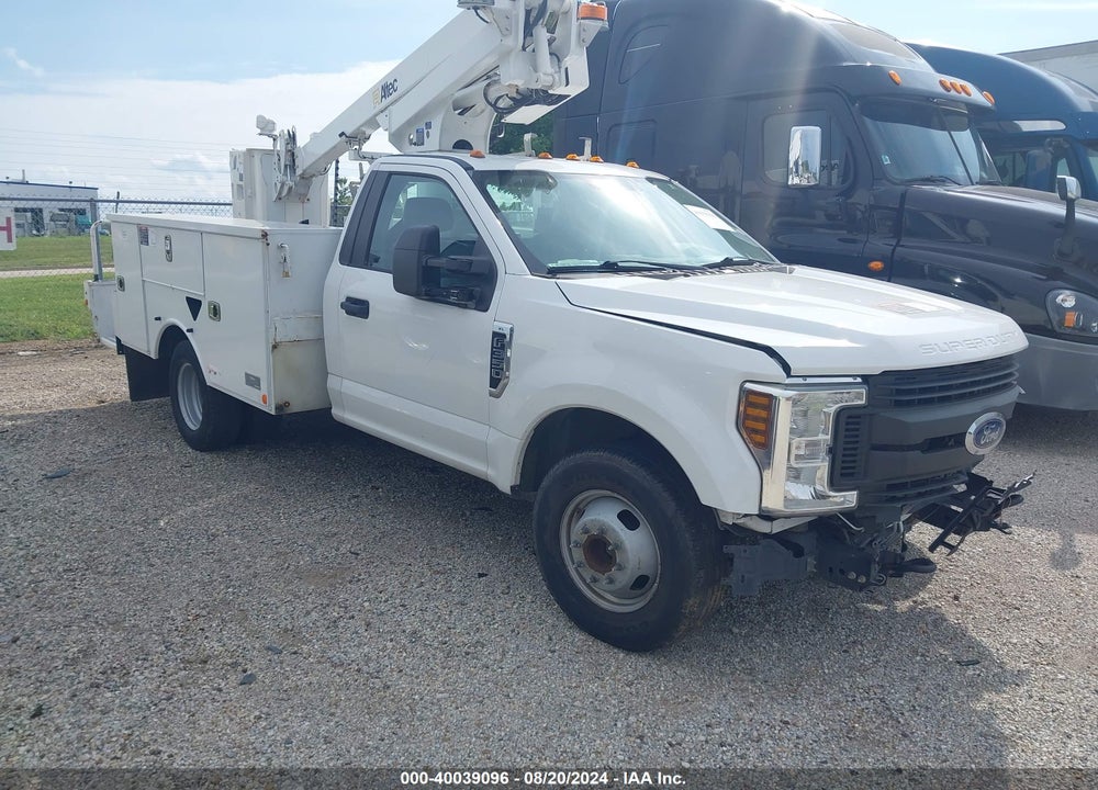 2019 FORD F-350 CHASSIS XL VIN: 1FDRF3G63KEC42140